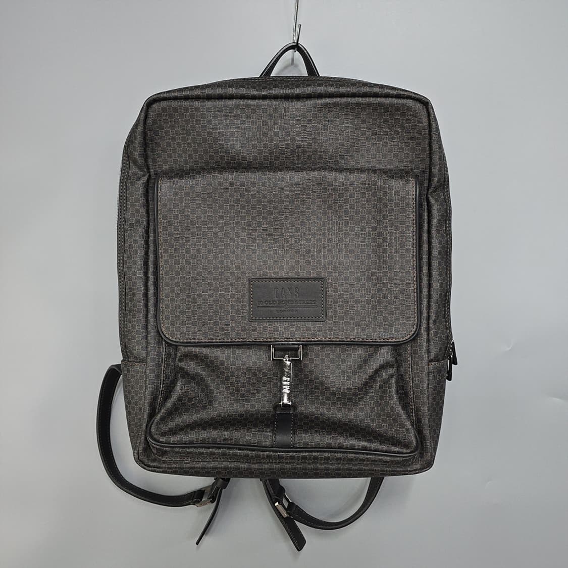 닥스(daks) 모노그램 데일리 백팩 상품이미지1