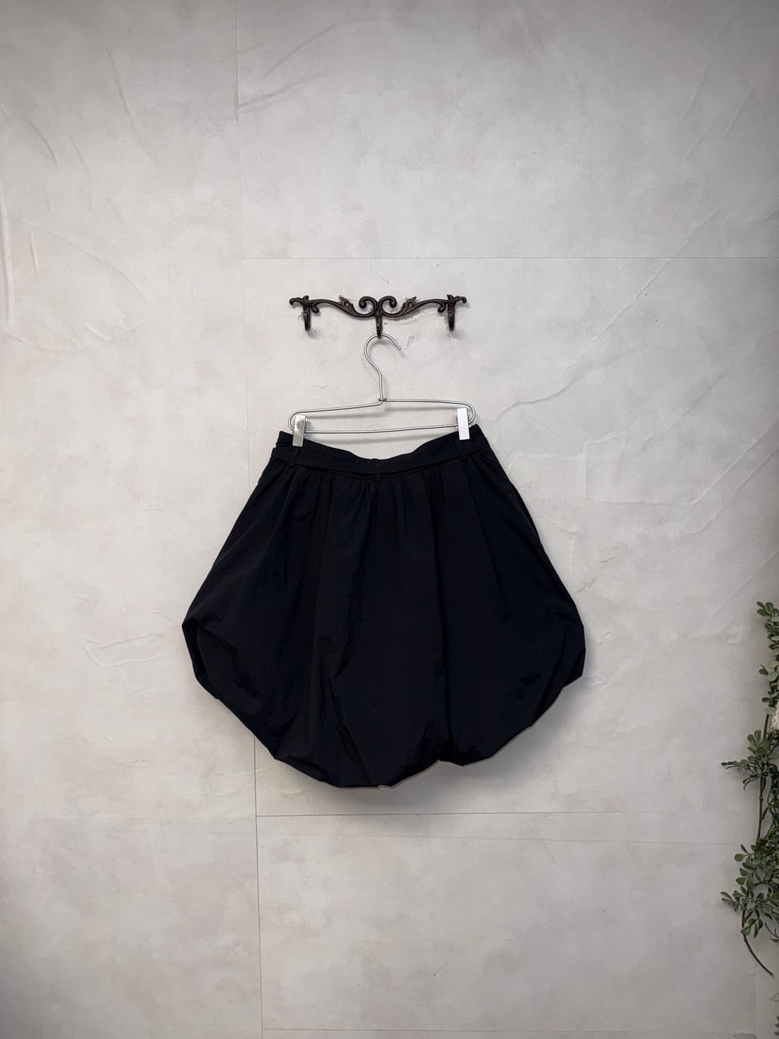 G-cut black belted balloon midi skirt  상품이미지3