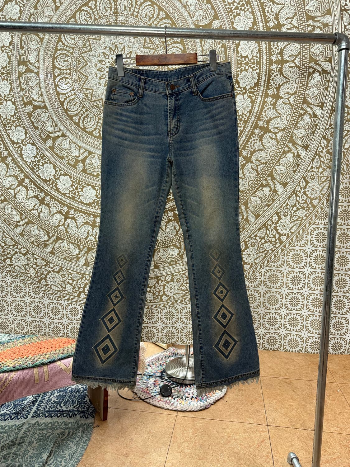 Dom jeans 빈티지 스터드 패턴 데님팬츠  상품이미지3