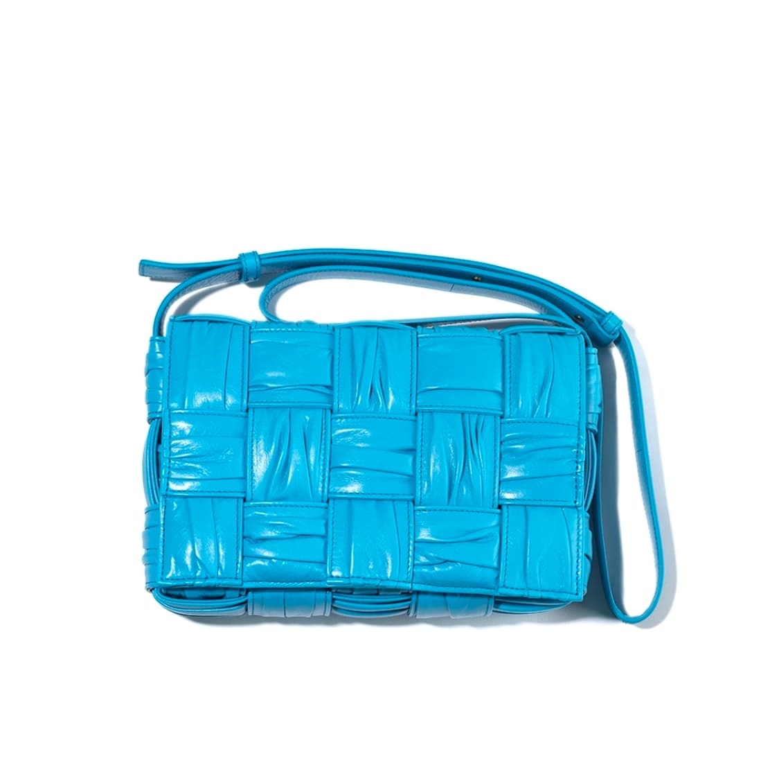 보테가베네타 플리츠 레더 카세트백 상품이미지1