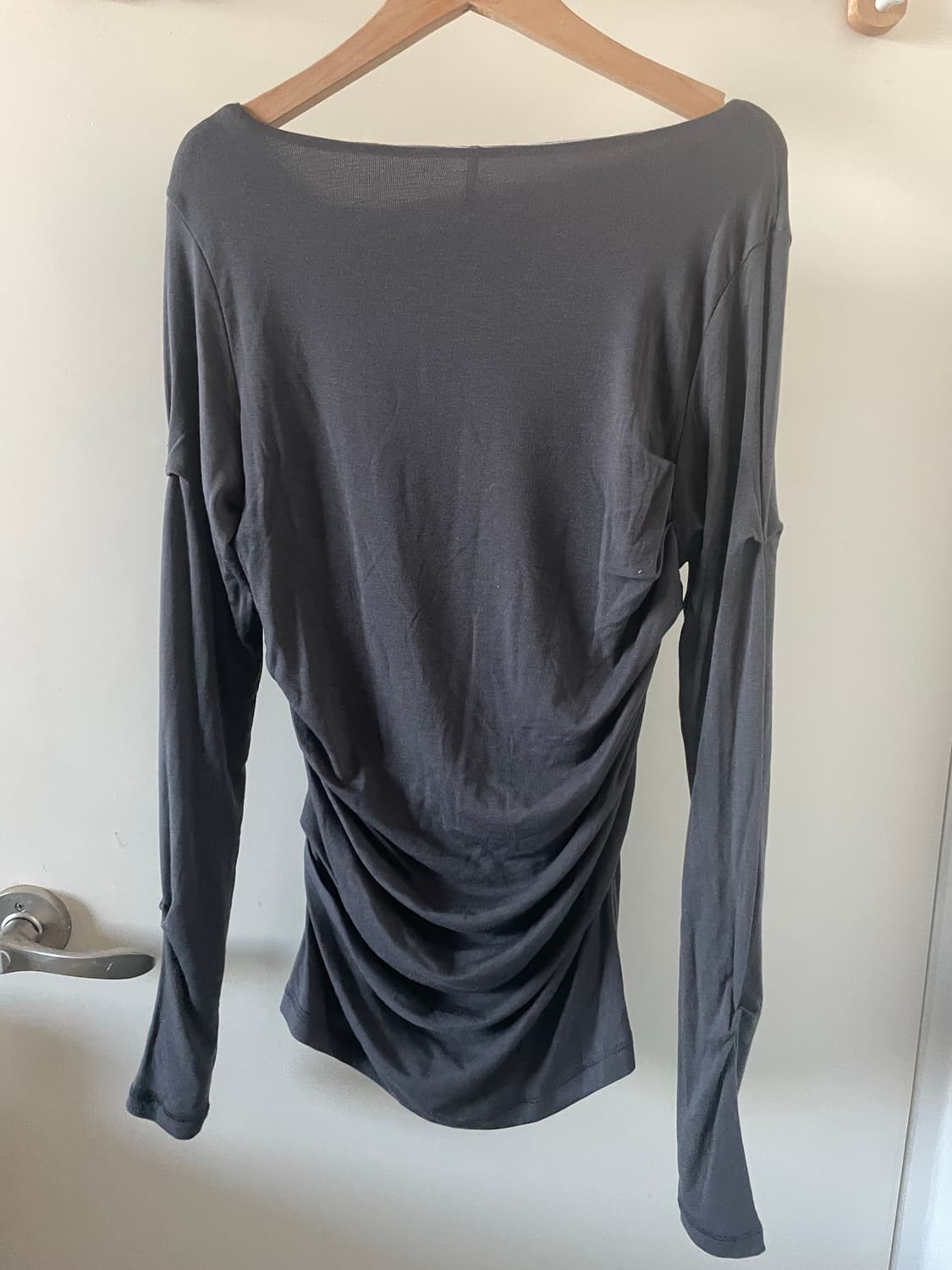 파르티멘토 우먼 더블 페이스드 핀턱 드레이프 탑 라이트카키 & 차콜 M 상품이미지5