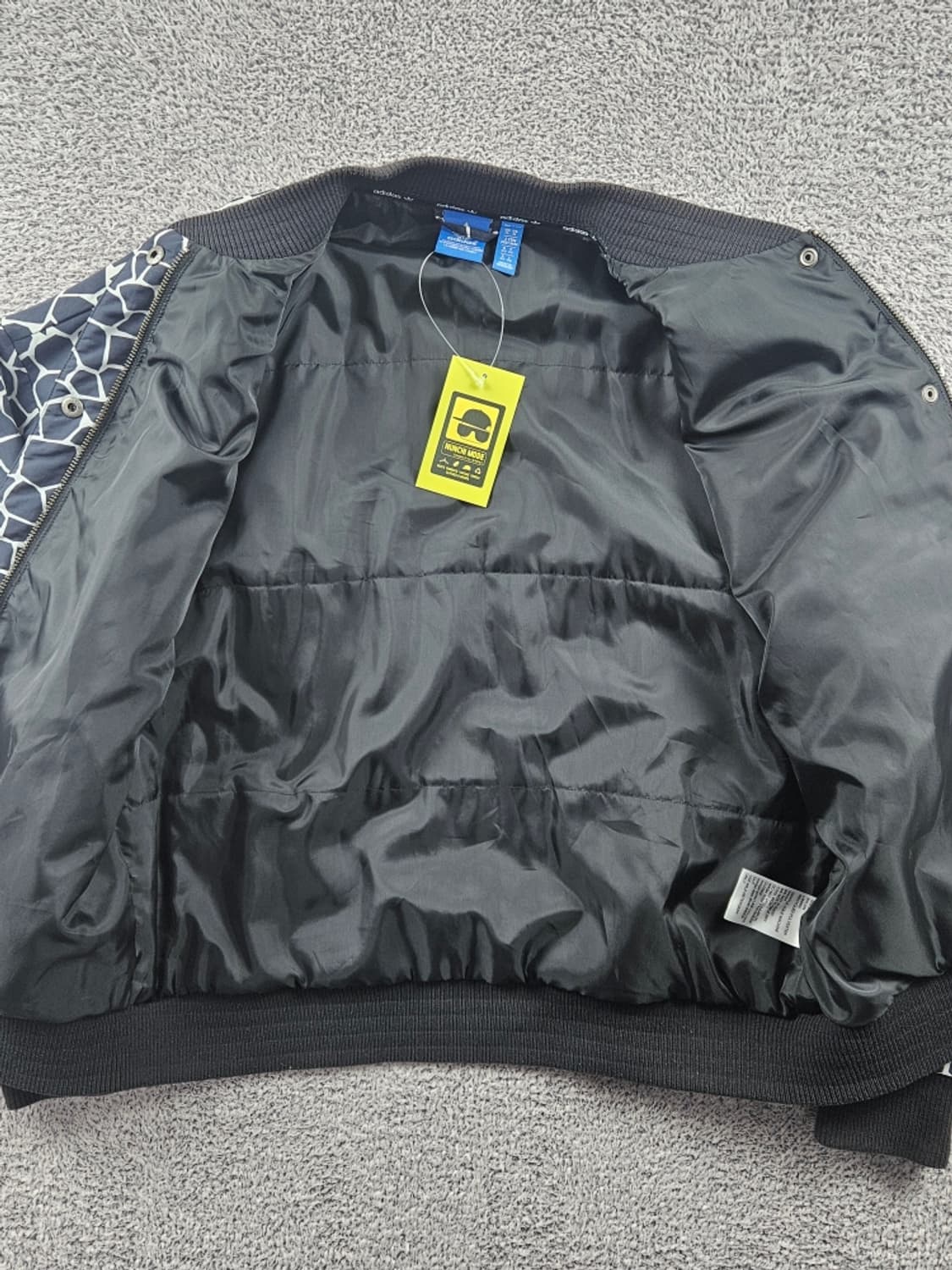 아디다스 오리지널스 기린 애니멀 봄버 자켓 ( M ) / 10981 상품이미지10