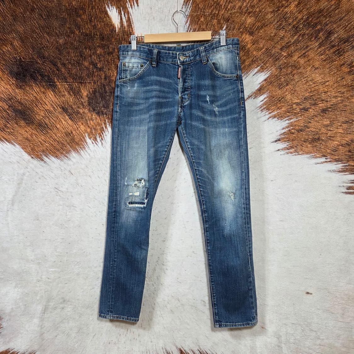 디스퀘어드2 가죽패치 데미지 중청 데님팬츠 상품이미지1