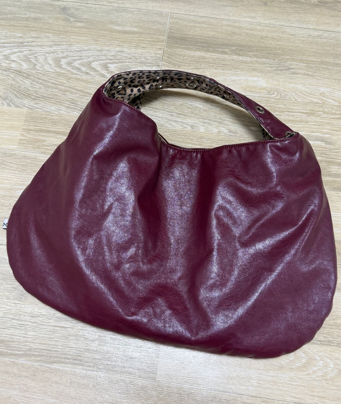 뎁크 아일렛 레더백 상품이미지4