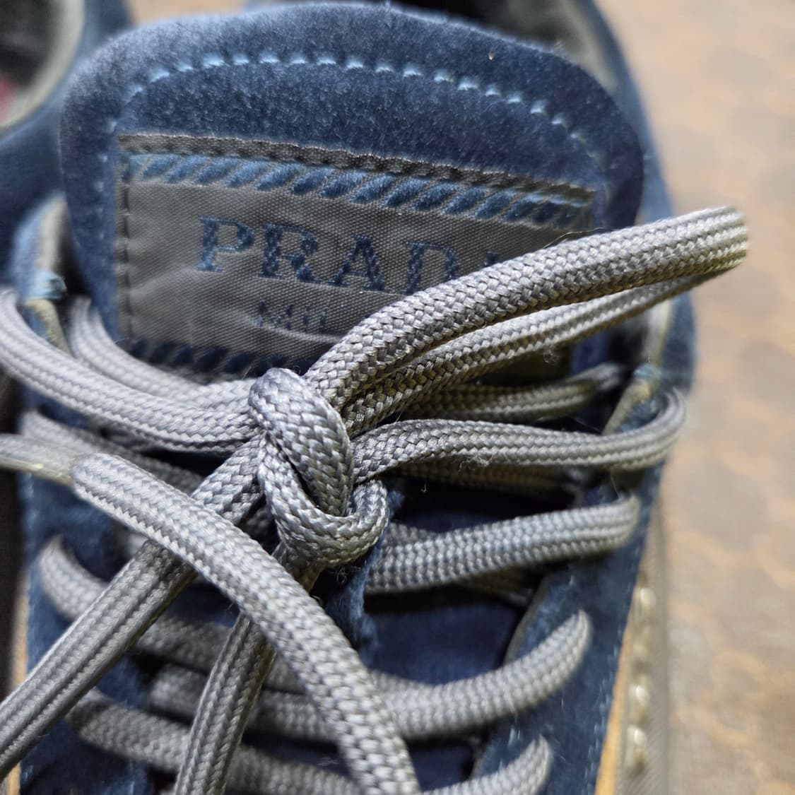 프라다 스웨이드 스니커즈 상품이미지4