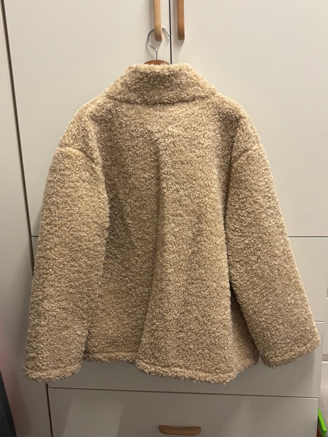 모디무드 뽀글이 양털 하프 코트 베이지 상품이미지5