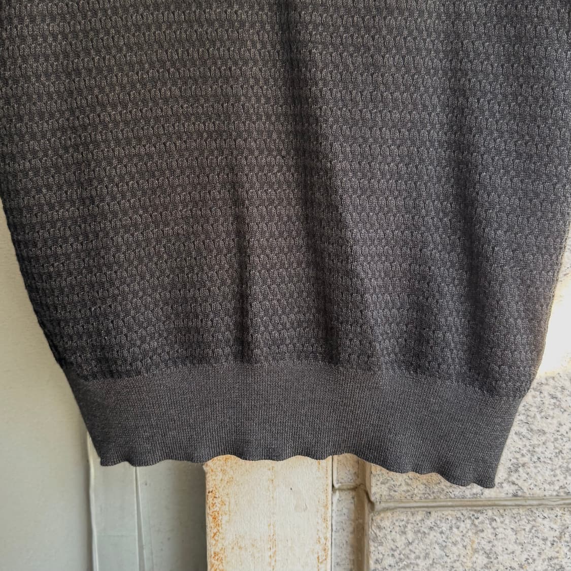 입생로랑 로고 패턴 니트 베스트 상품이미지4