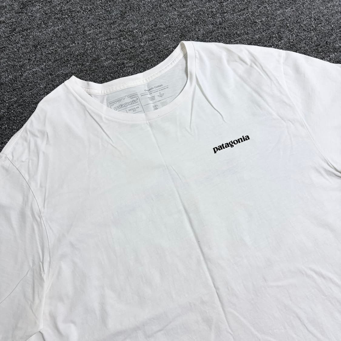 파타고니아 오가닉코튼 빅로고 반팔티 상품이미지2