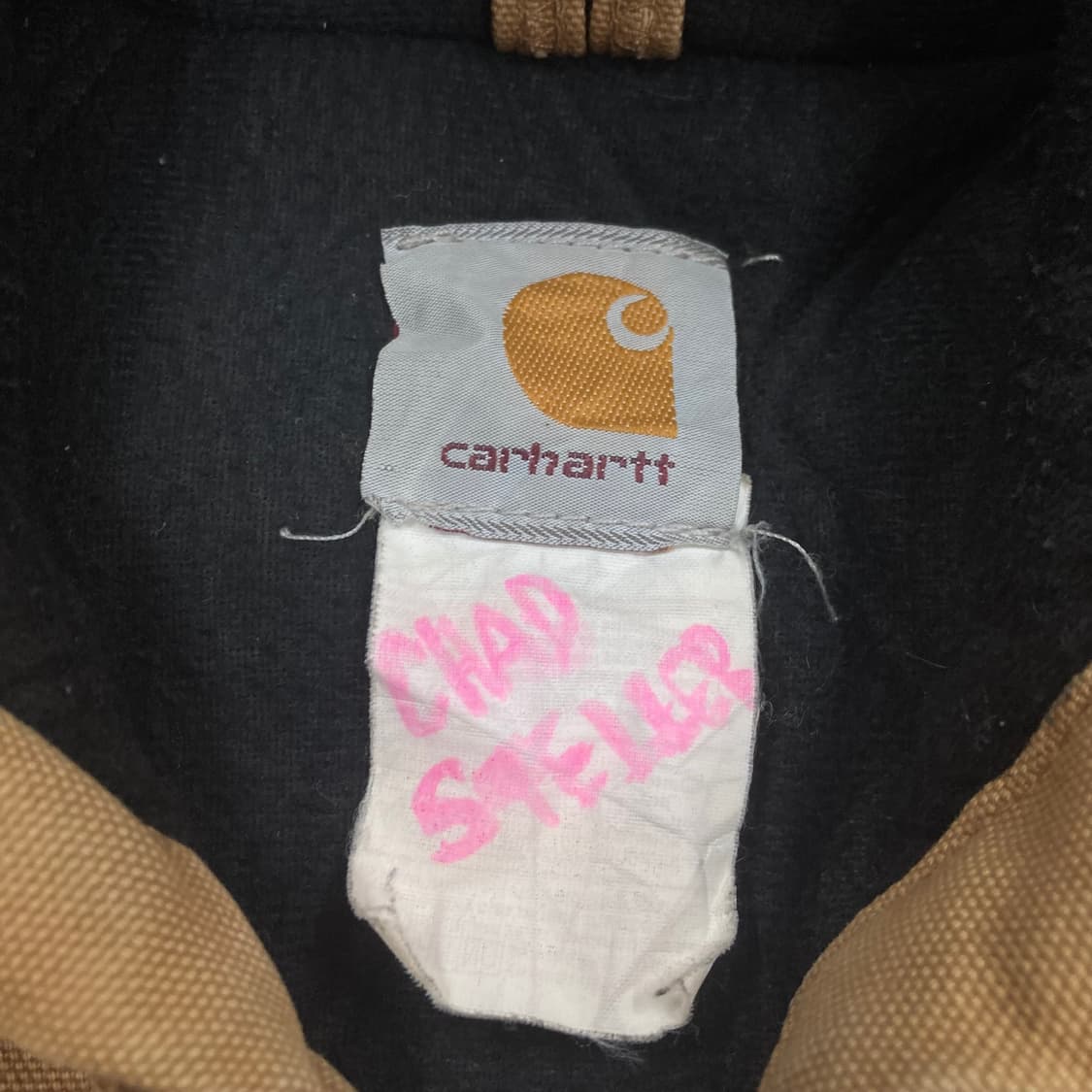 칼하트 브라운 컬러 스몰 로고 덕 액티브 워크 자켓 상품이미지3