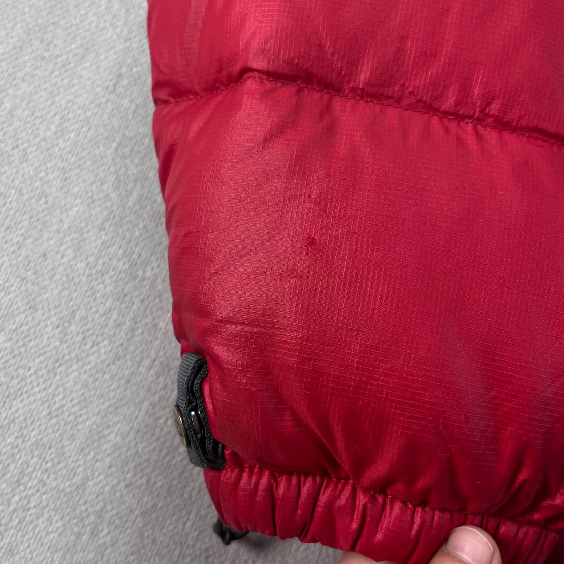 100 노스페이스 1996 눕시 체리 레드 700 패딩 상품이미지5