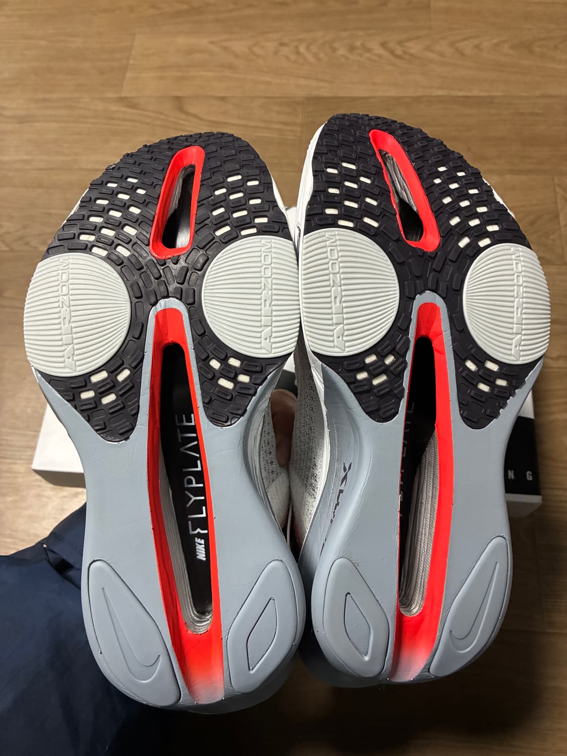 250)새제품) 나이키 알파플라이 넥스트% 3 화이트 플레티늄 상품이미지3