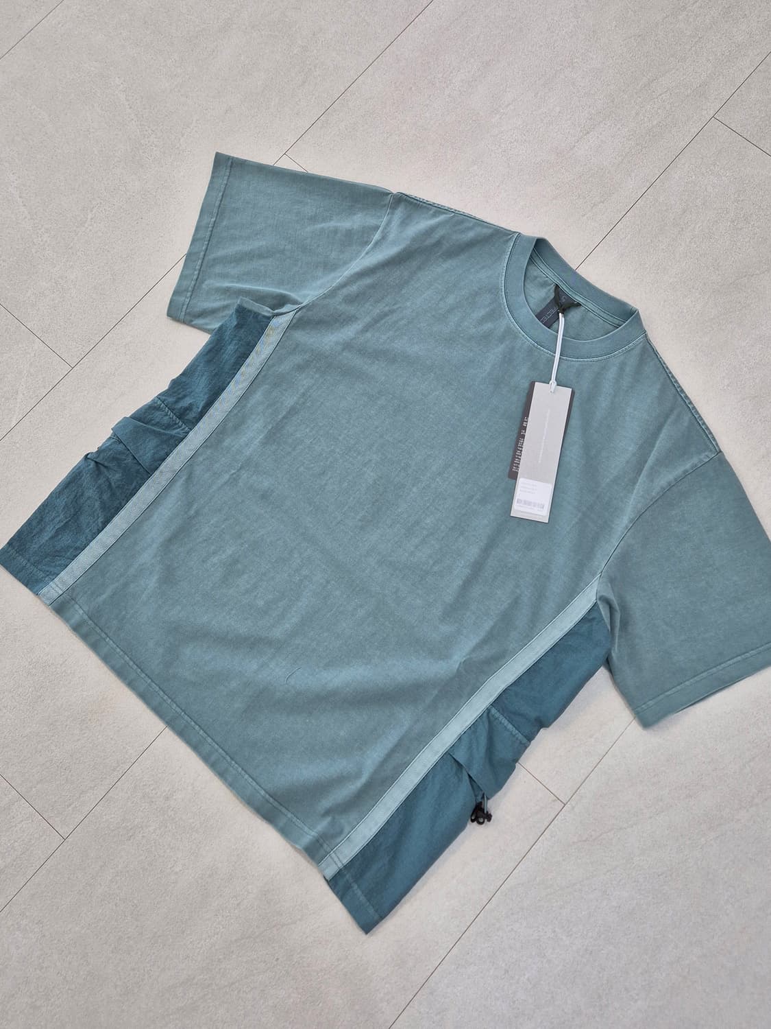 (새상품) UNAFFECTED SIDE POCKETS T-SHIRT L 상품이미지1