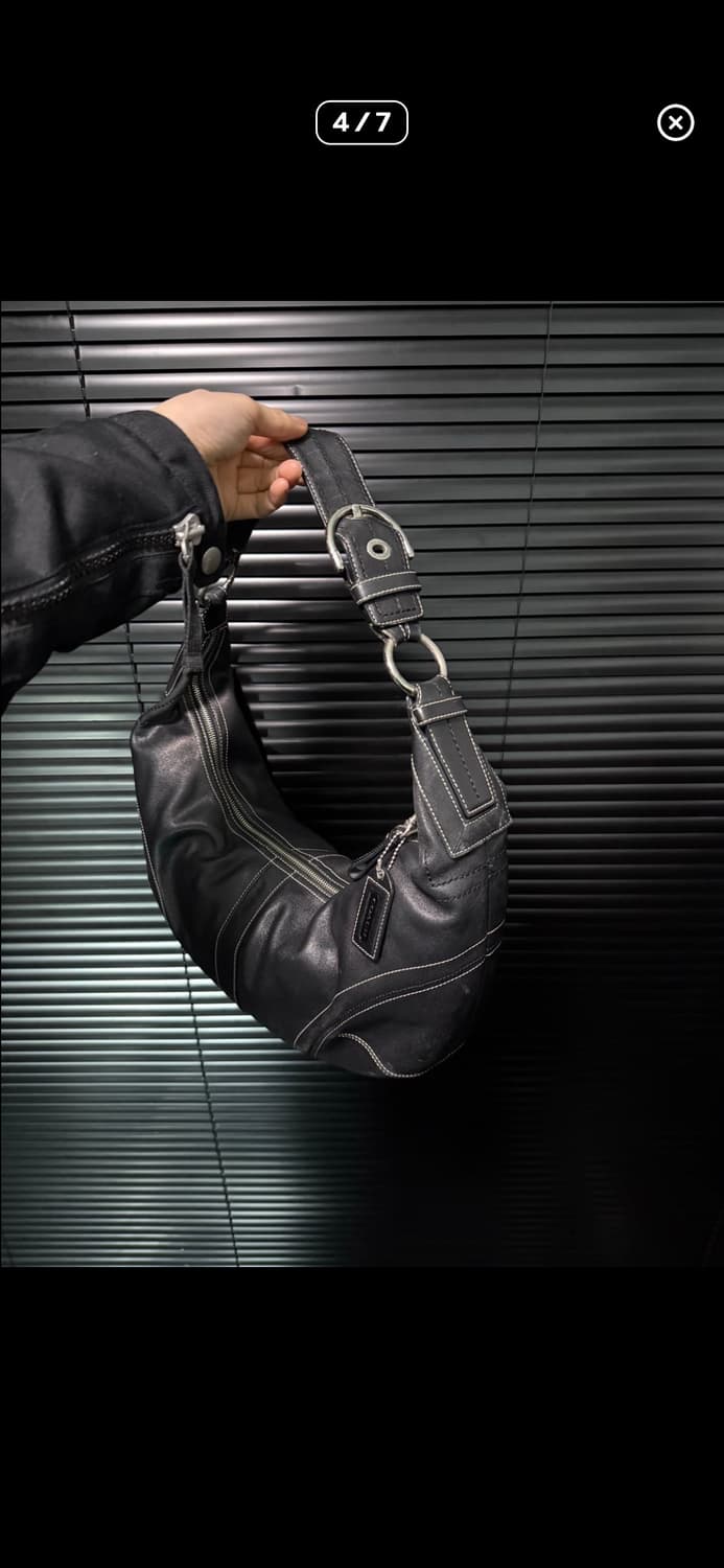 코치 하프 숄더백 상품이미지4