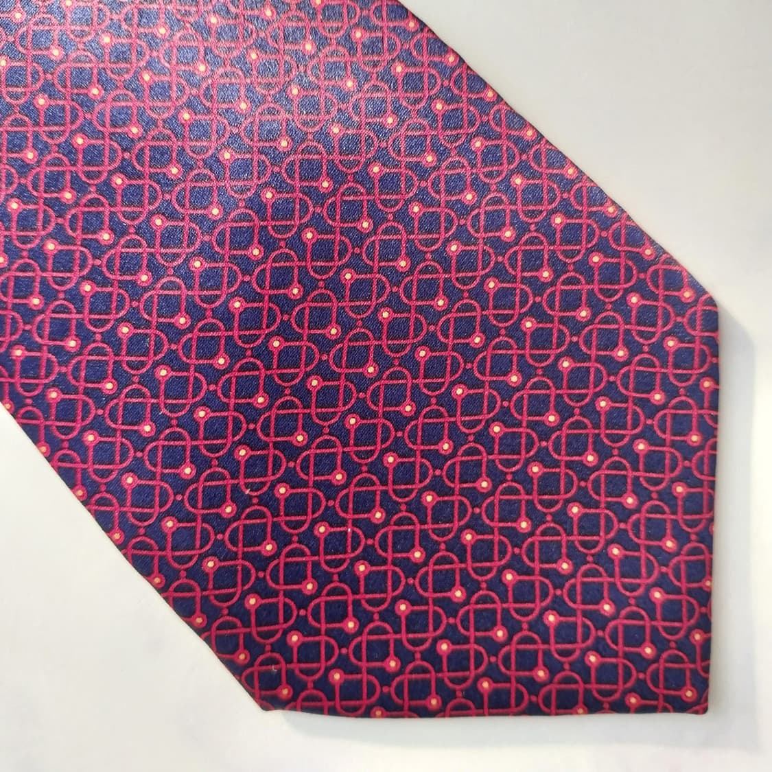 듀퐁 실크 네이비 기하 패턴 넥타이 8.2cm A+등급 K1606
 상품이미지9
