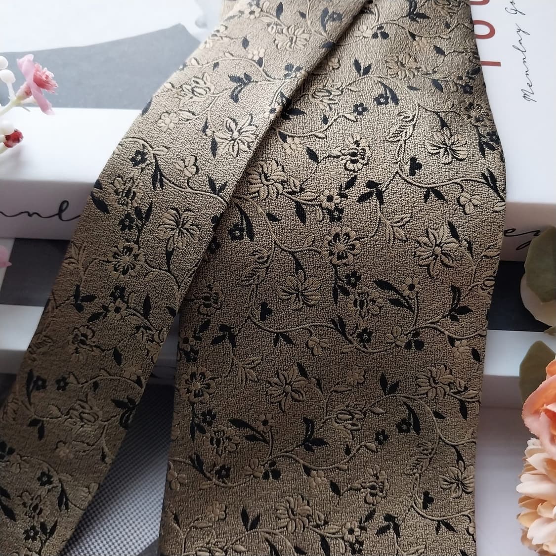 아쿠아스큐텀 실크 플로럴 자카드 넥타이 9.9cm A+등급 K1464
 상품이미지3