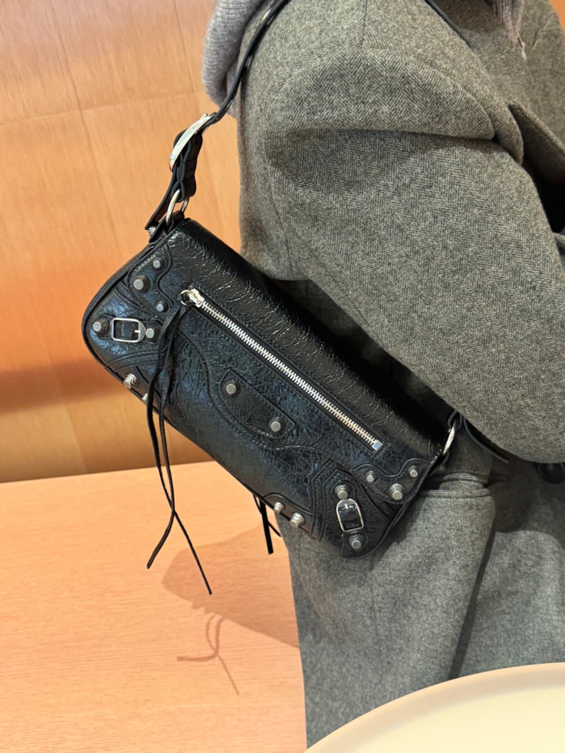 발렌시아가 르카골슬링백 스몰 상품이미지2