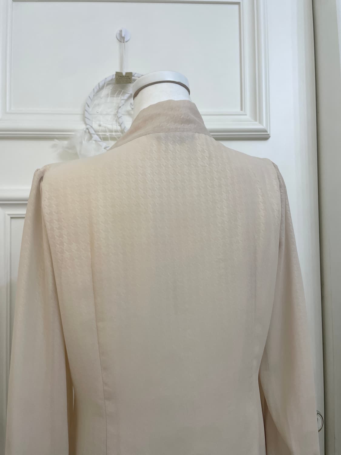 beige bow point autumn blouse(size-11) 상품이미지6