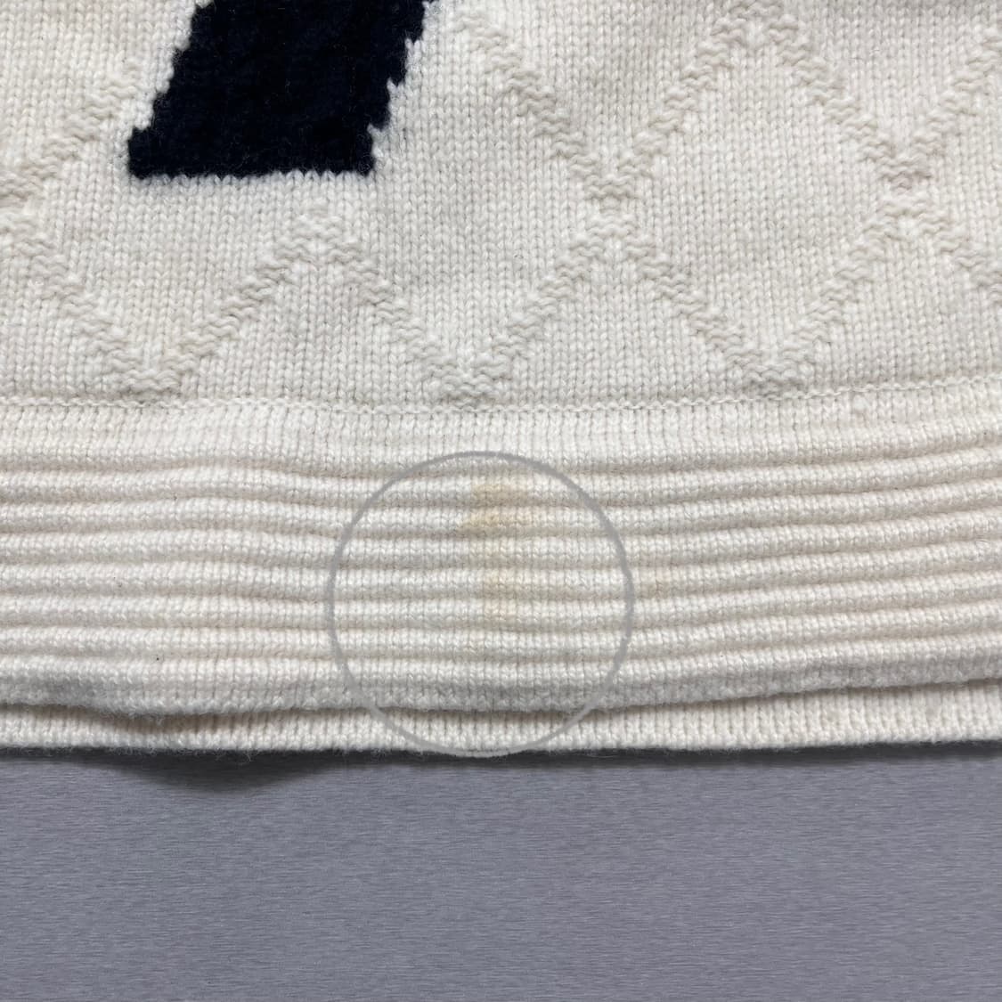 럭키슈에뜨 LUCKY 7 레터링 크롭 니트 상품이미지7