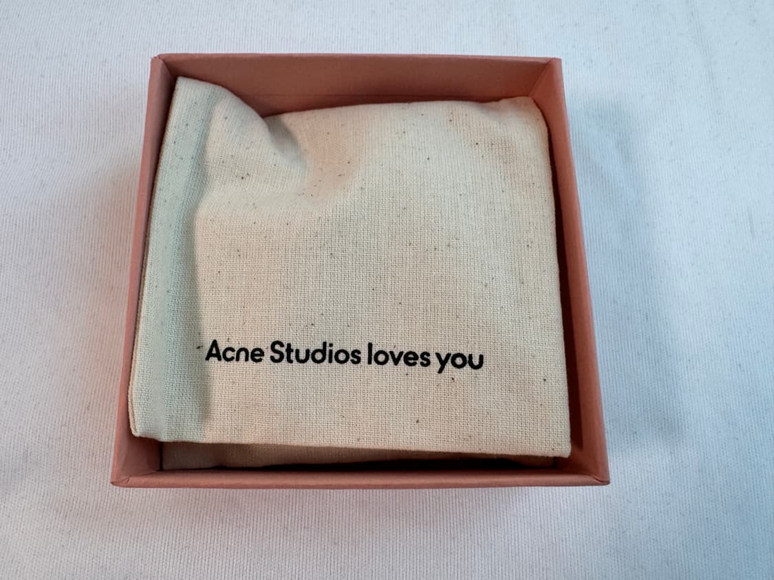 아크네스튜디오 vic 키체인 상품이미지2