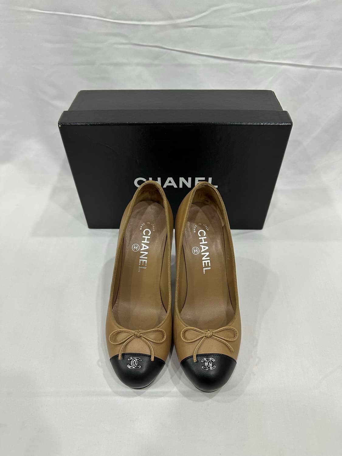 36] 샤넬 여성 CC로고 투톤 발레리나 슬링백 펌프스 상품이미지3