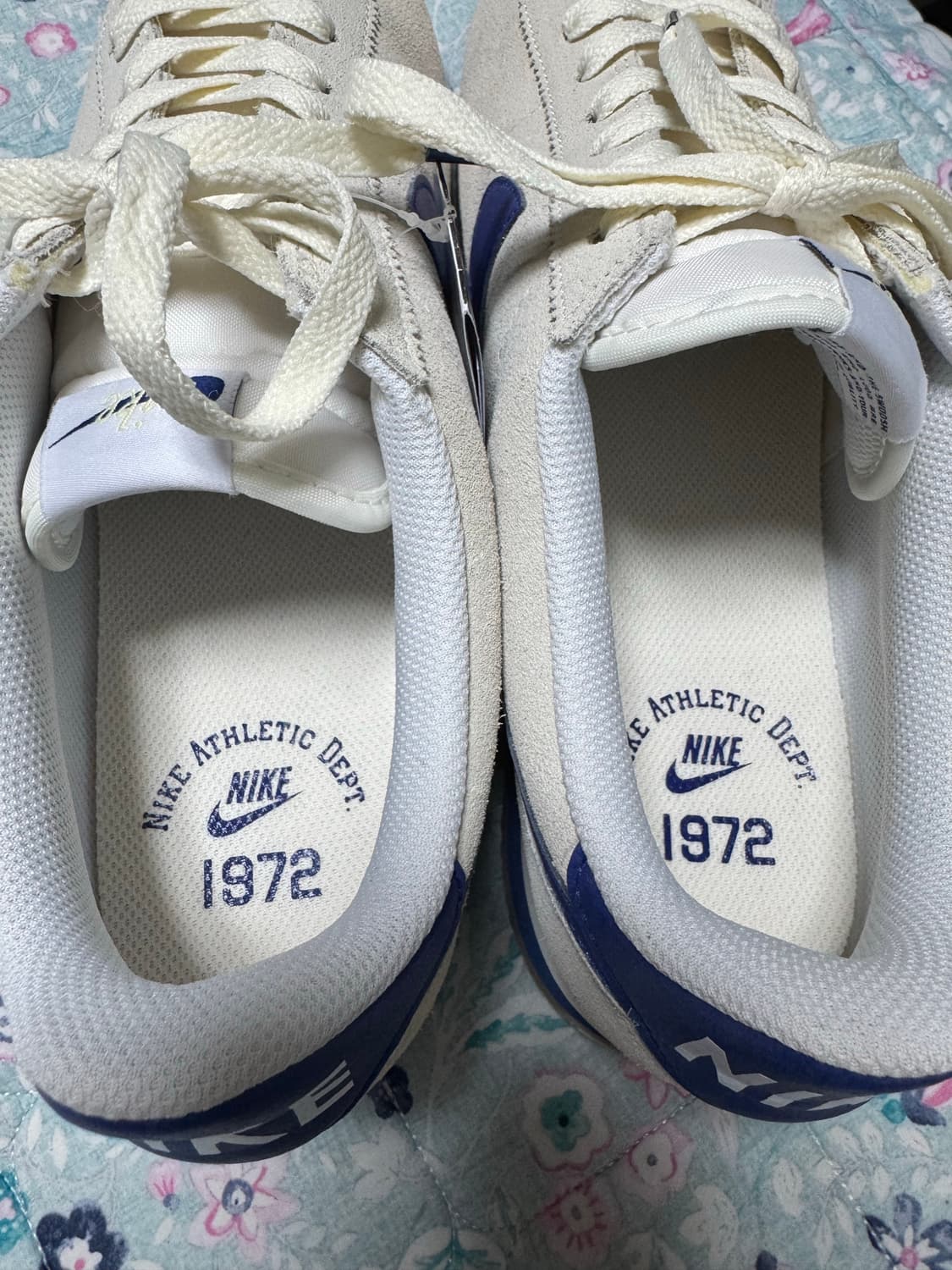 (W) 나이키 코르테즈 애슬레틱 디파트먼트 페일 아이보리 딥 로얄 블루  상품이미지2