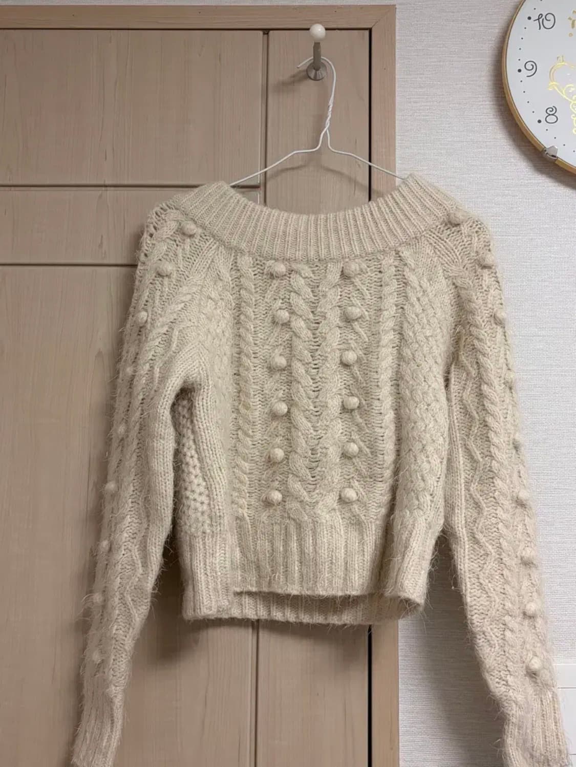 리즈리사 폼폼이 오프숄더 라떼갸루 니트 상품이미지2