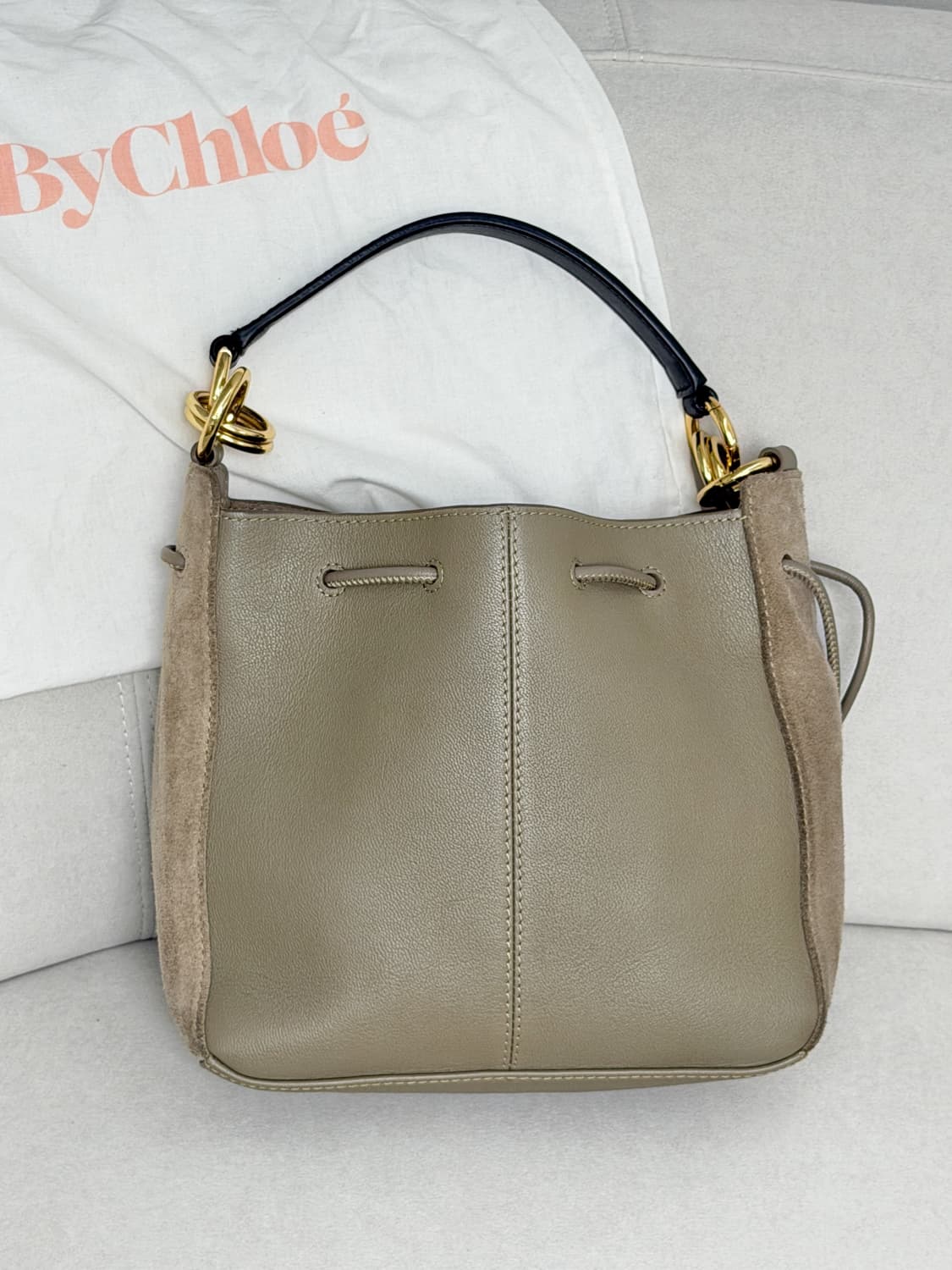 끌로에 스웨이드 드로스트링 2WAY 숄더백 상품이미지4