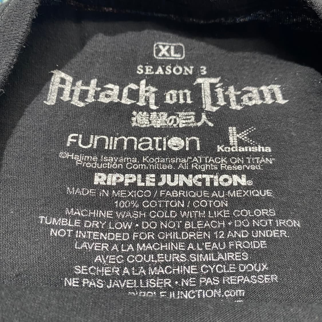 진격의거인 리바이 오피셜 애니메이션 티셔츠 상품이미지3