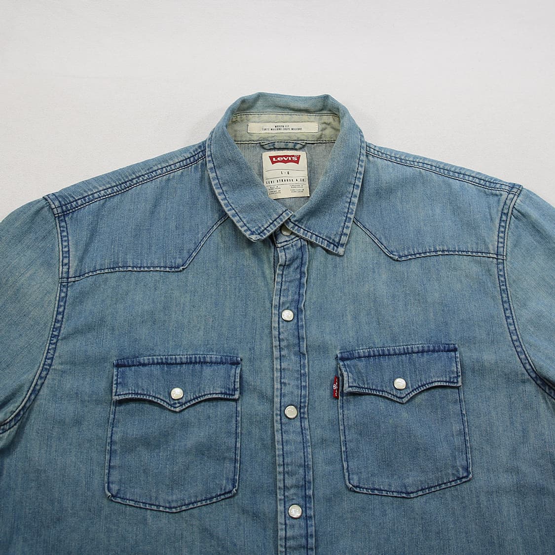 (착용컷) 리바이스 웨스턴 데님 셔츠 (남성용 98) 상품이미지4