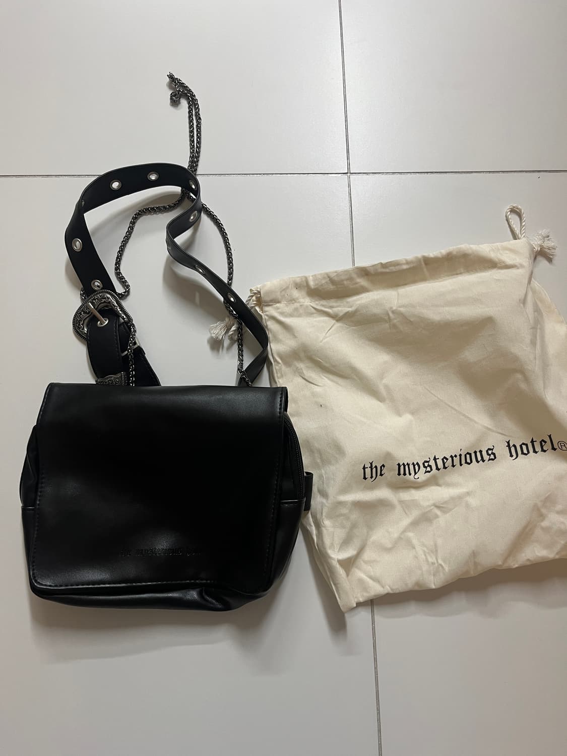 미스테리어스호텔 벨트백 상품이미지1