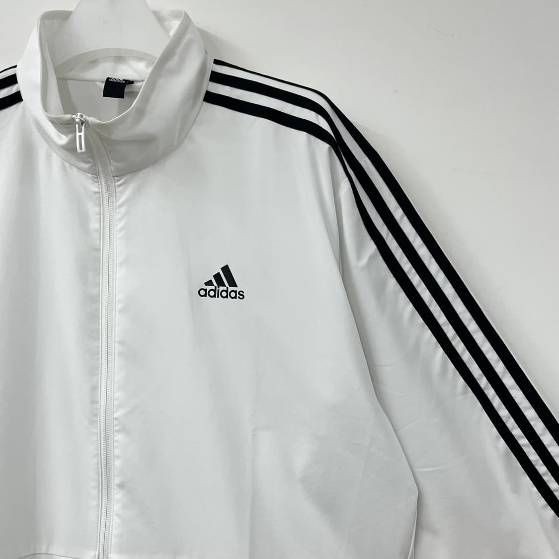 아디다스 화이트 삼선 우븐 바람막이 자켓 상품이미지4