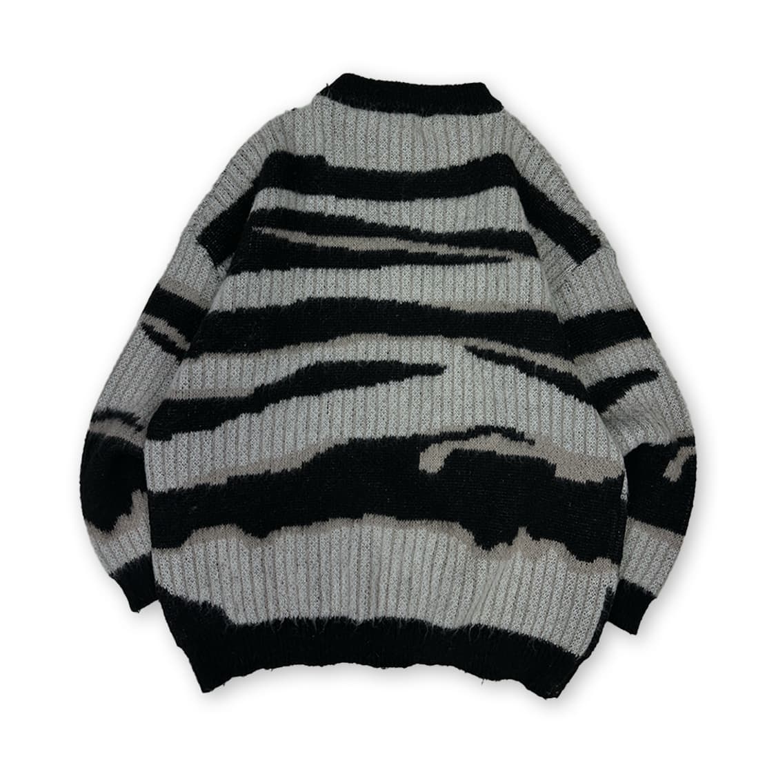 지브라 패턴 부클 니트 상품이미지2