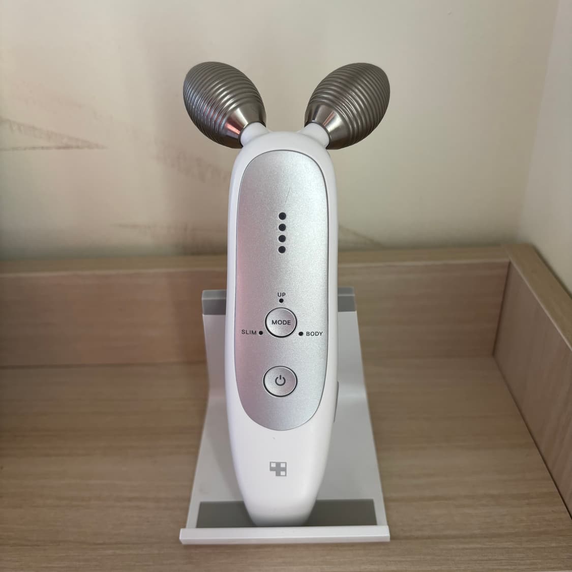 메디큐브 EMS 브이쎄라 상품이미지1