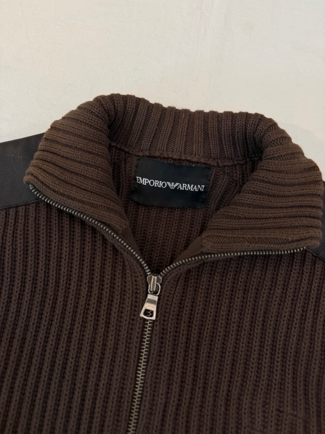 엠포리오 아르마니 투웨이 엘보우패치 니트집업 브라운 상품이미지2