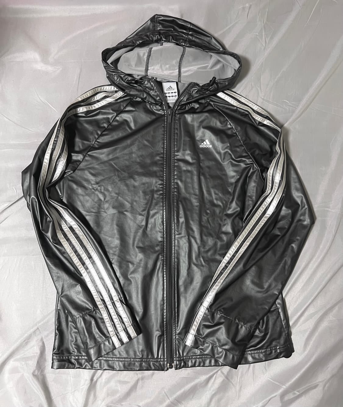 ✨Adidas✨gray silver glossy windbreaker 상품이미지3