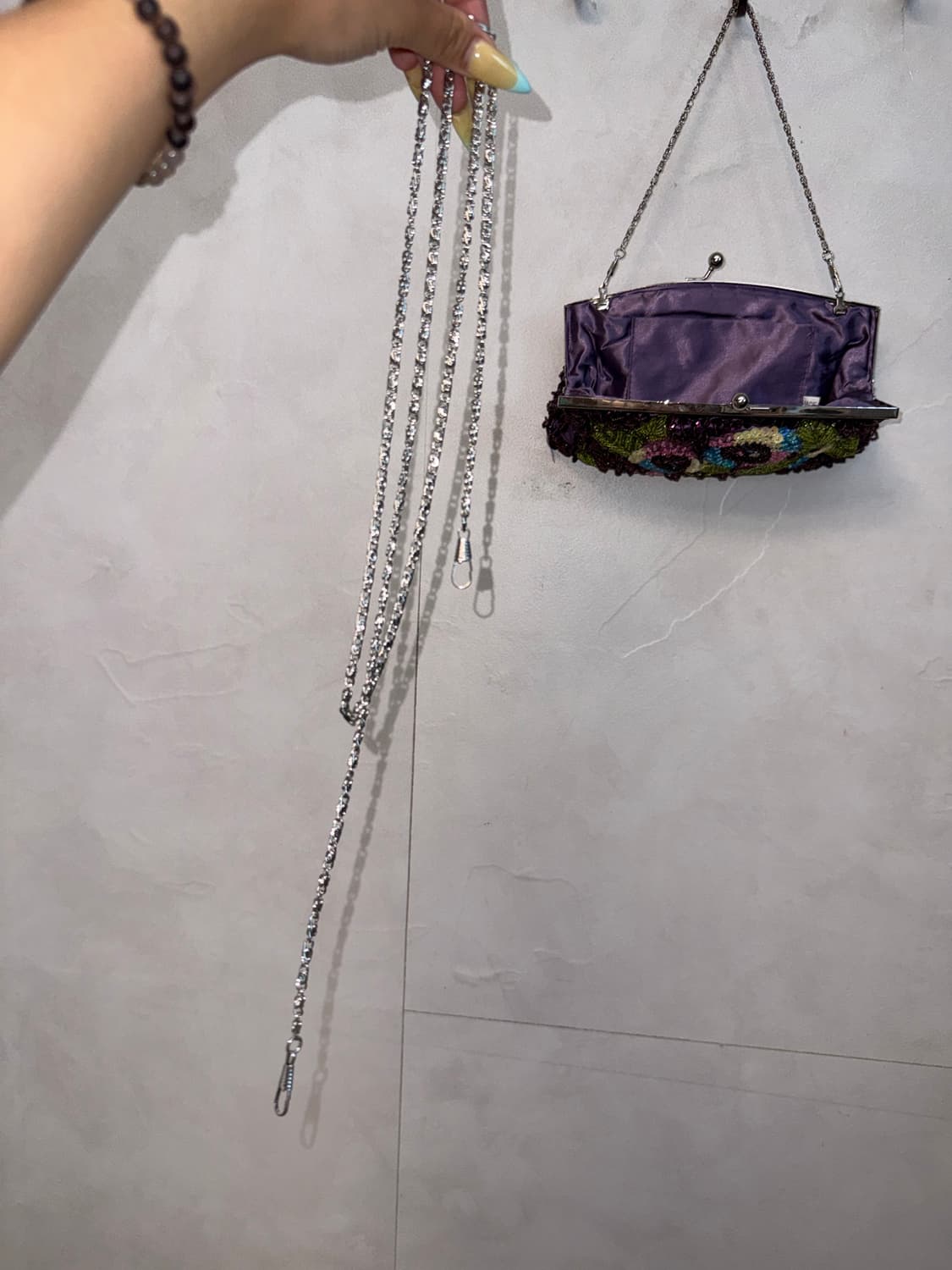 Deep purple oriental flower beads 체인백은 상품이미지6