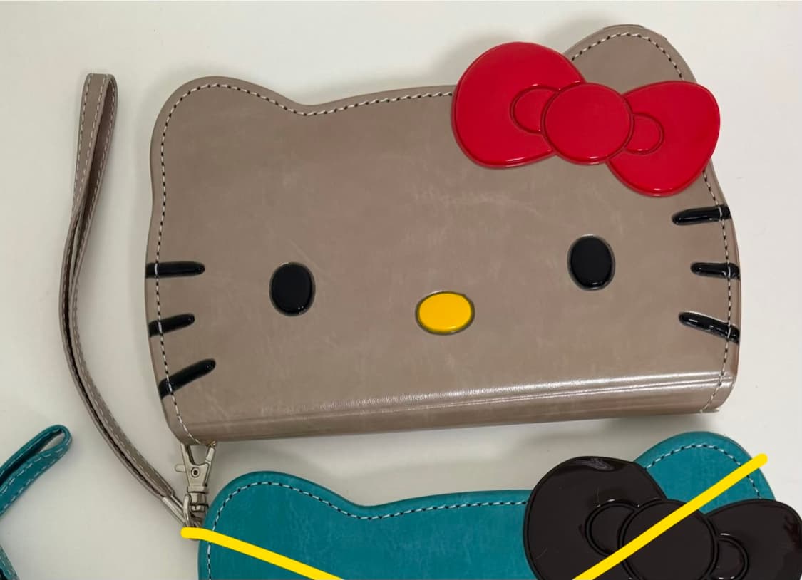 헬로키티 플립 케이스 아이폰 15 브라운 상품이미지1