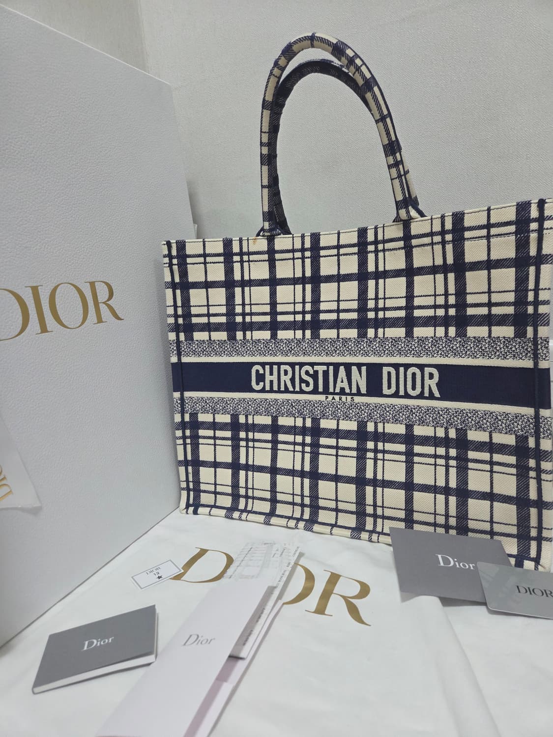 [한정판] 디올 북 토트 백 L Size 상품이미지1