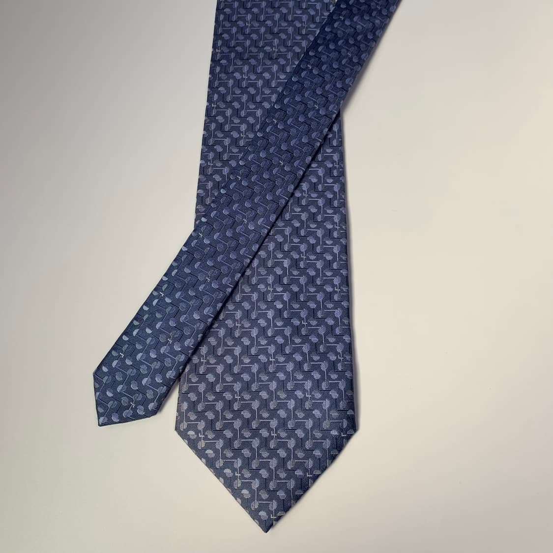 란셀(LANCEL) 프랑스 100실크 명품넥타이 네이비컬러 A+등급 상품이미지2