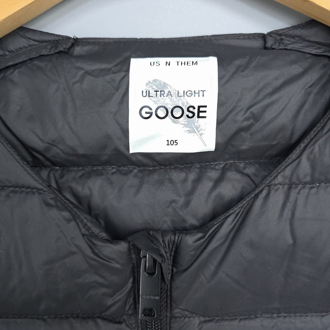 어스앤뎀(US N THEM) 울트라라이트 구스다운 베스트 105 상품이미지5