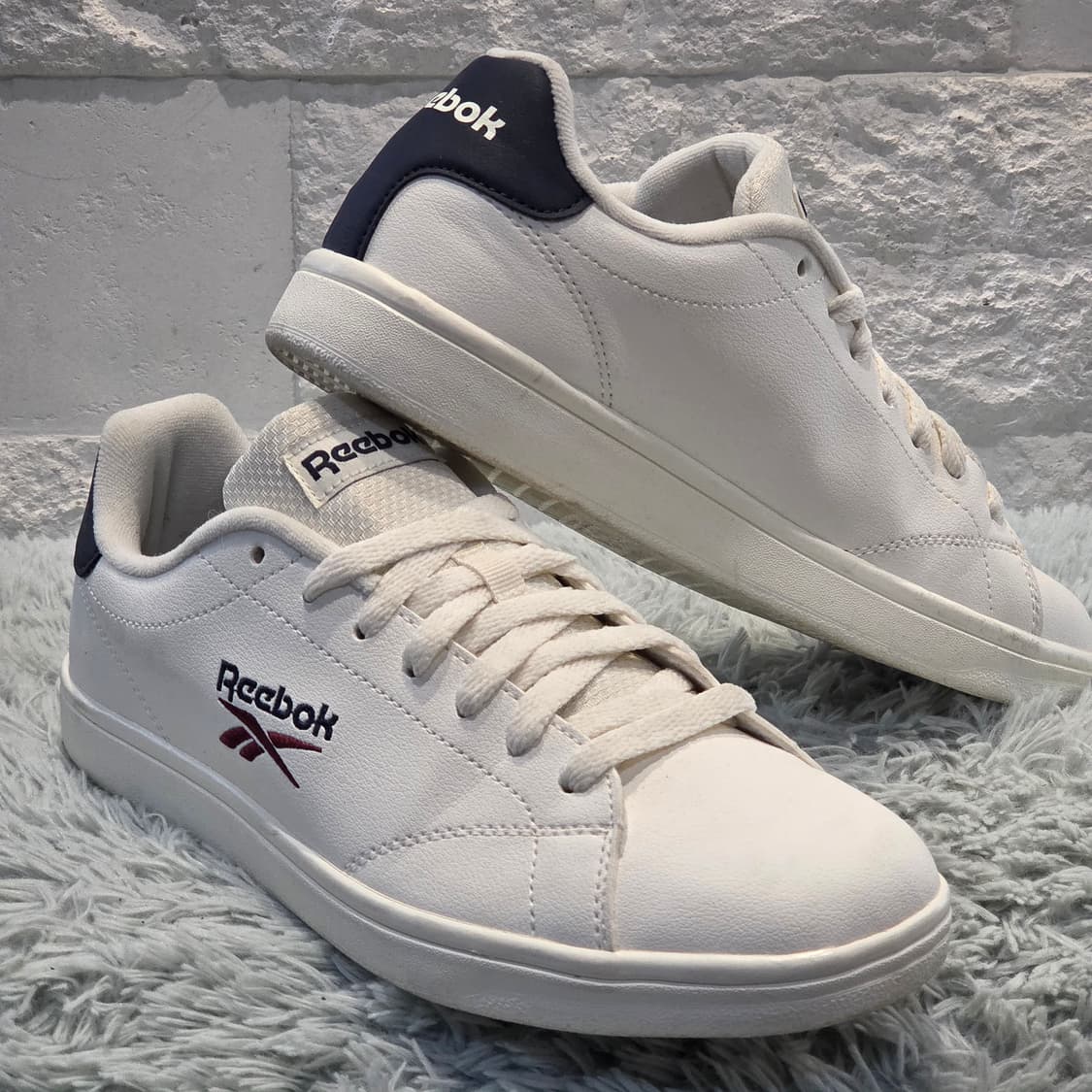 3w-18:리복 클래식 로우 화이트 네이비 265cm-거의새거 상품이미지4