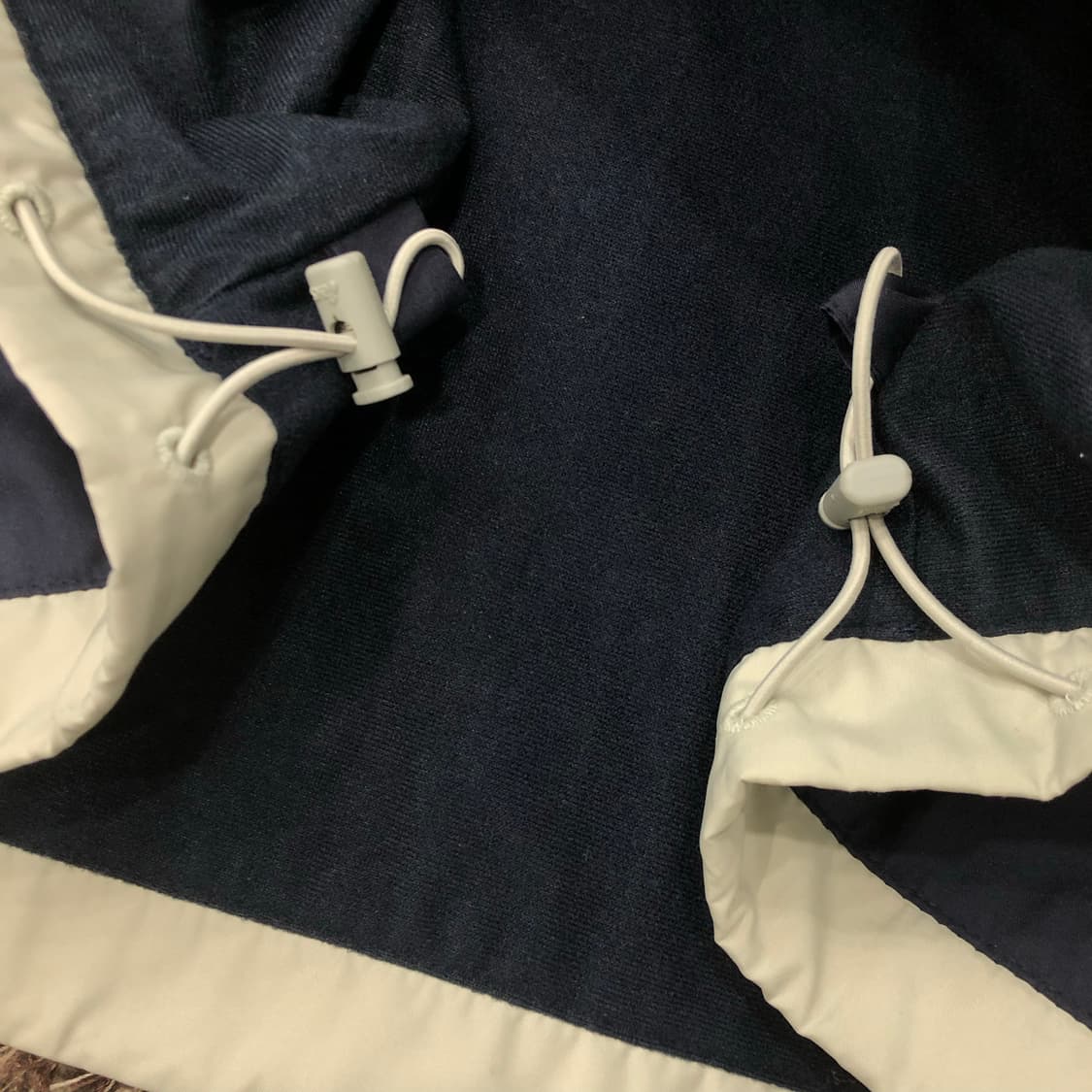 아식스 올드스쿨 바람막이 자켓 상품이미지4