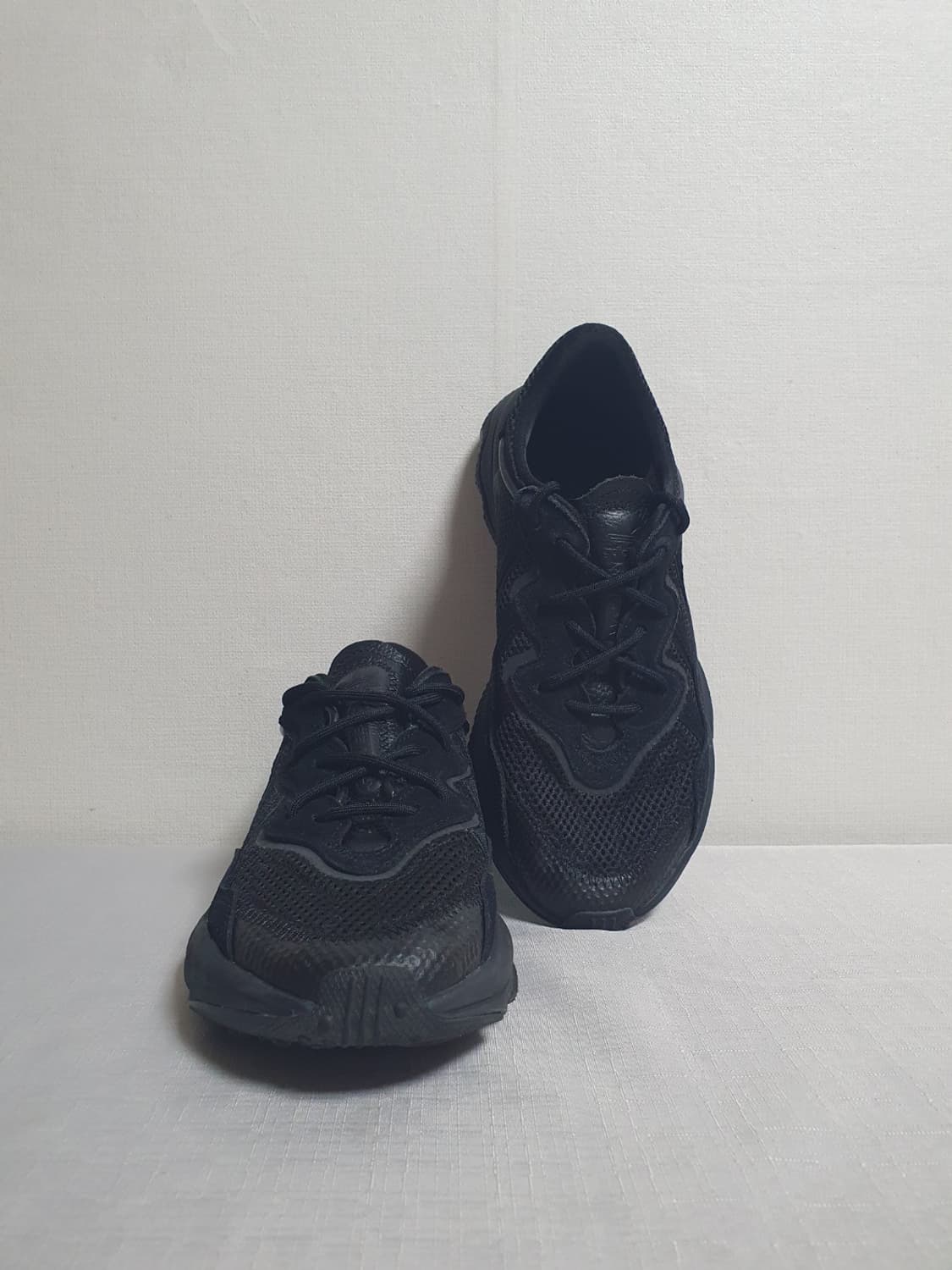 아디다스 오즈위고 트리플블랙 240mm 상품이미지2