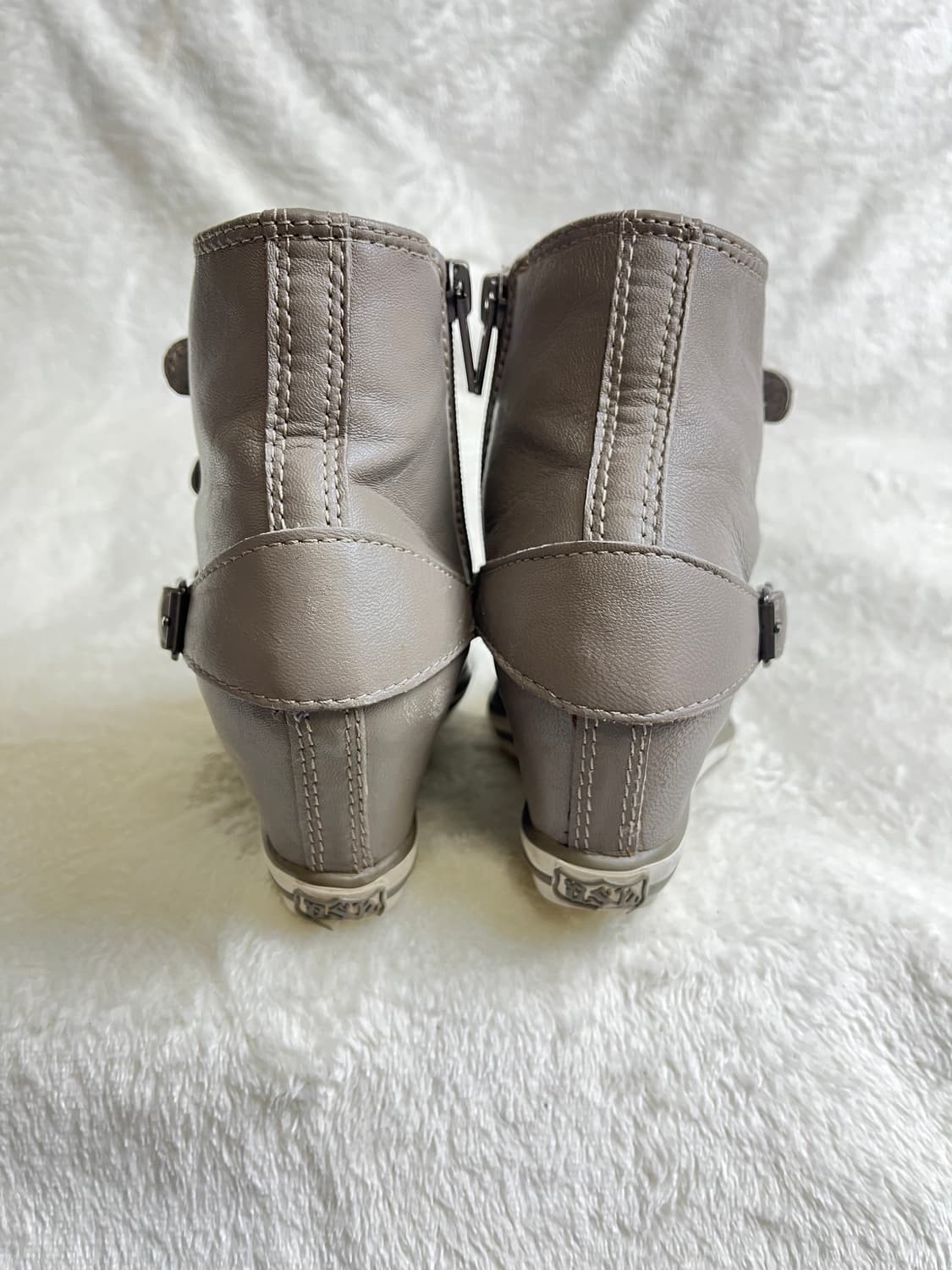 [35] 아쉬 스터드 레더 웨지힐 스니커즈 || ASH 220-225 상품이미지5