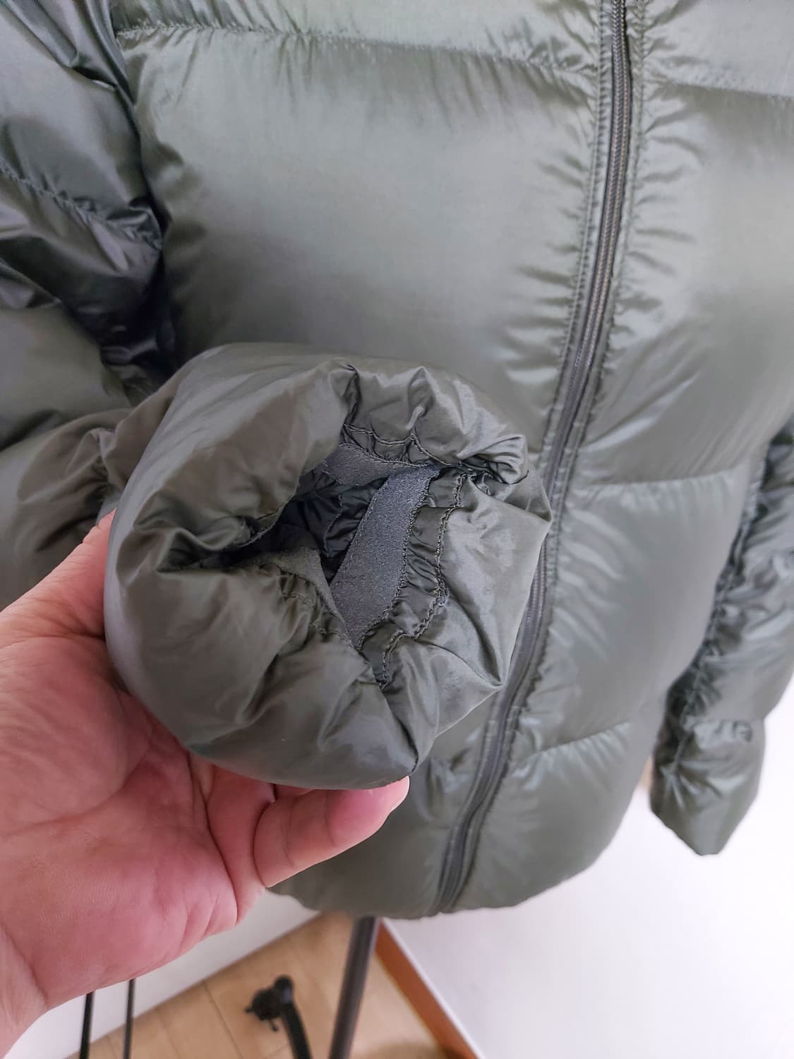 유니클로 울트라 라이트 다운 봉태규패딩(L) 상품이미지5