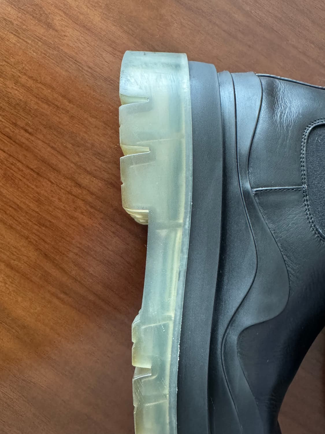 [정품/희귀템] 보테가 베네타 타이어 부츠 블랙 클리어 솔 (IT 42  상품이미지6