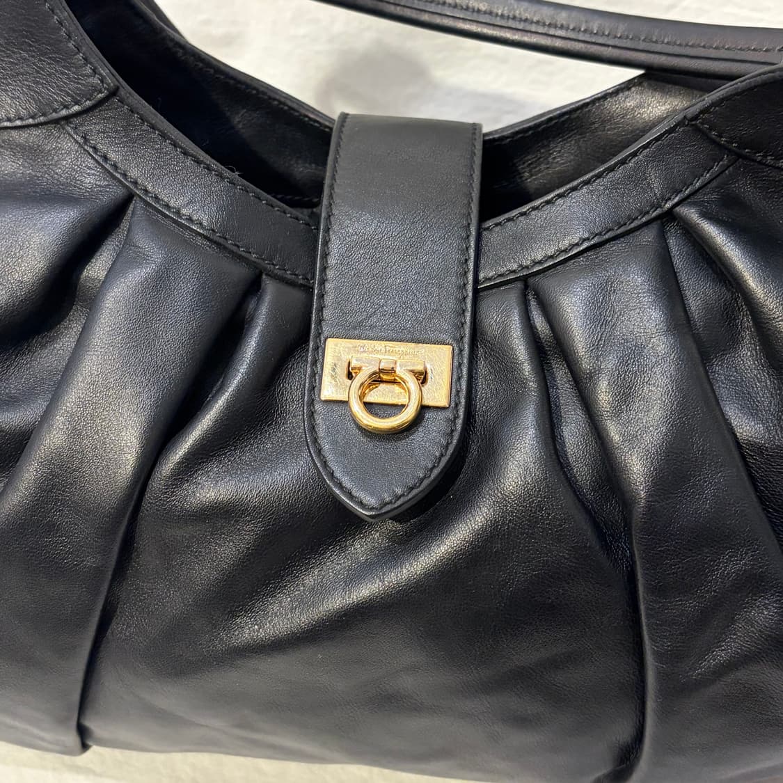 페라가모 간치니 호보백 숄더백 가방 상품이미지2