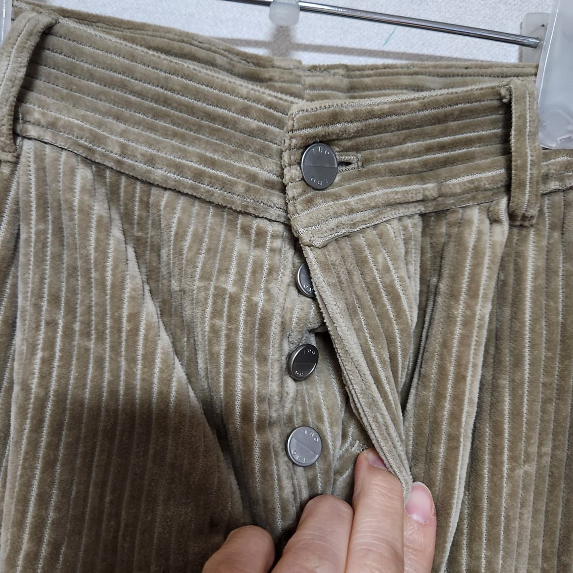 IRO 이로 코듀로이 핀턱 와이드 팬츠 78 상품이미지4