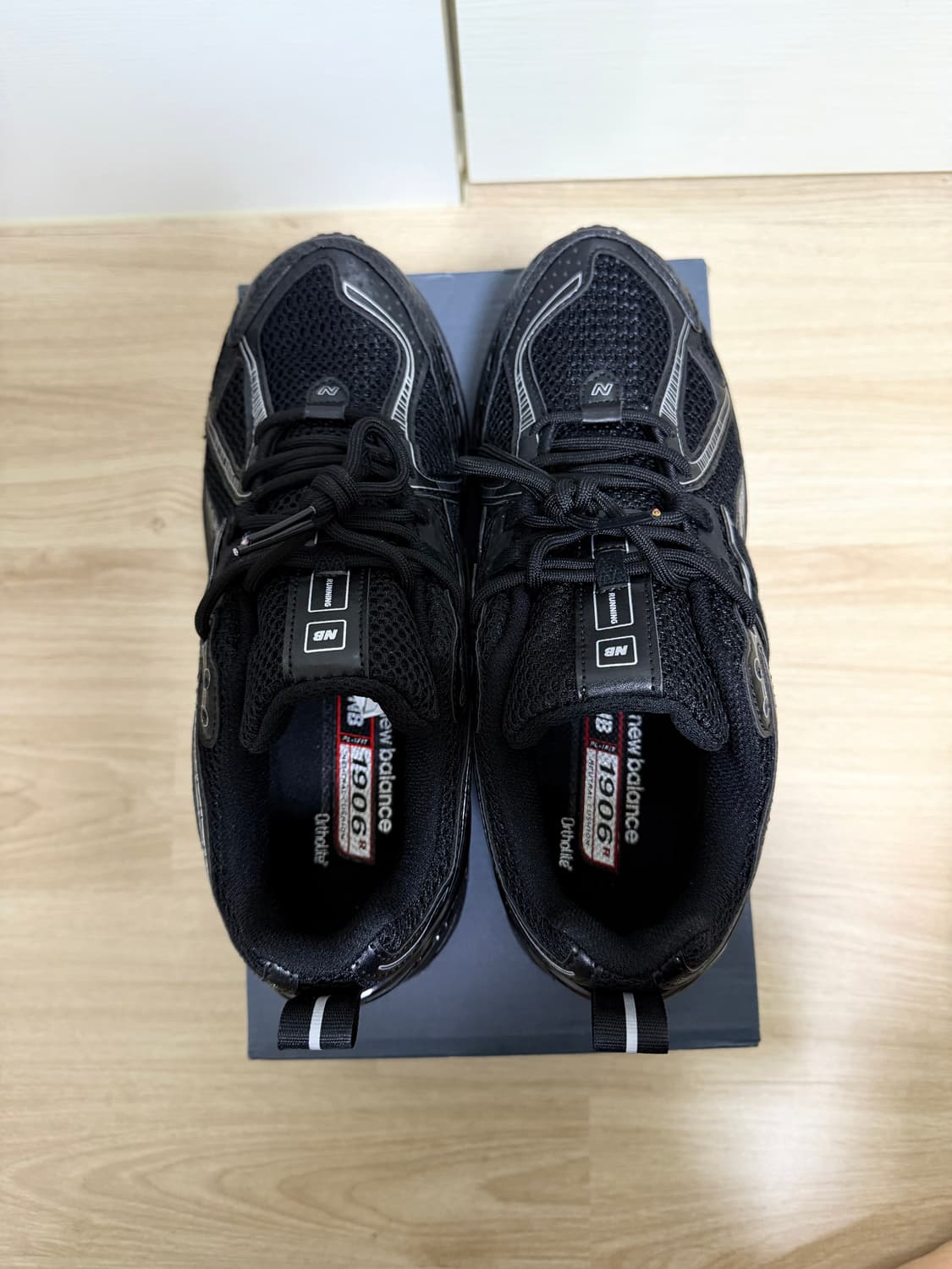 뉴발 1906R 블랙 실버메탈릭 270 새상품 상품이미지3