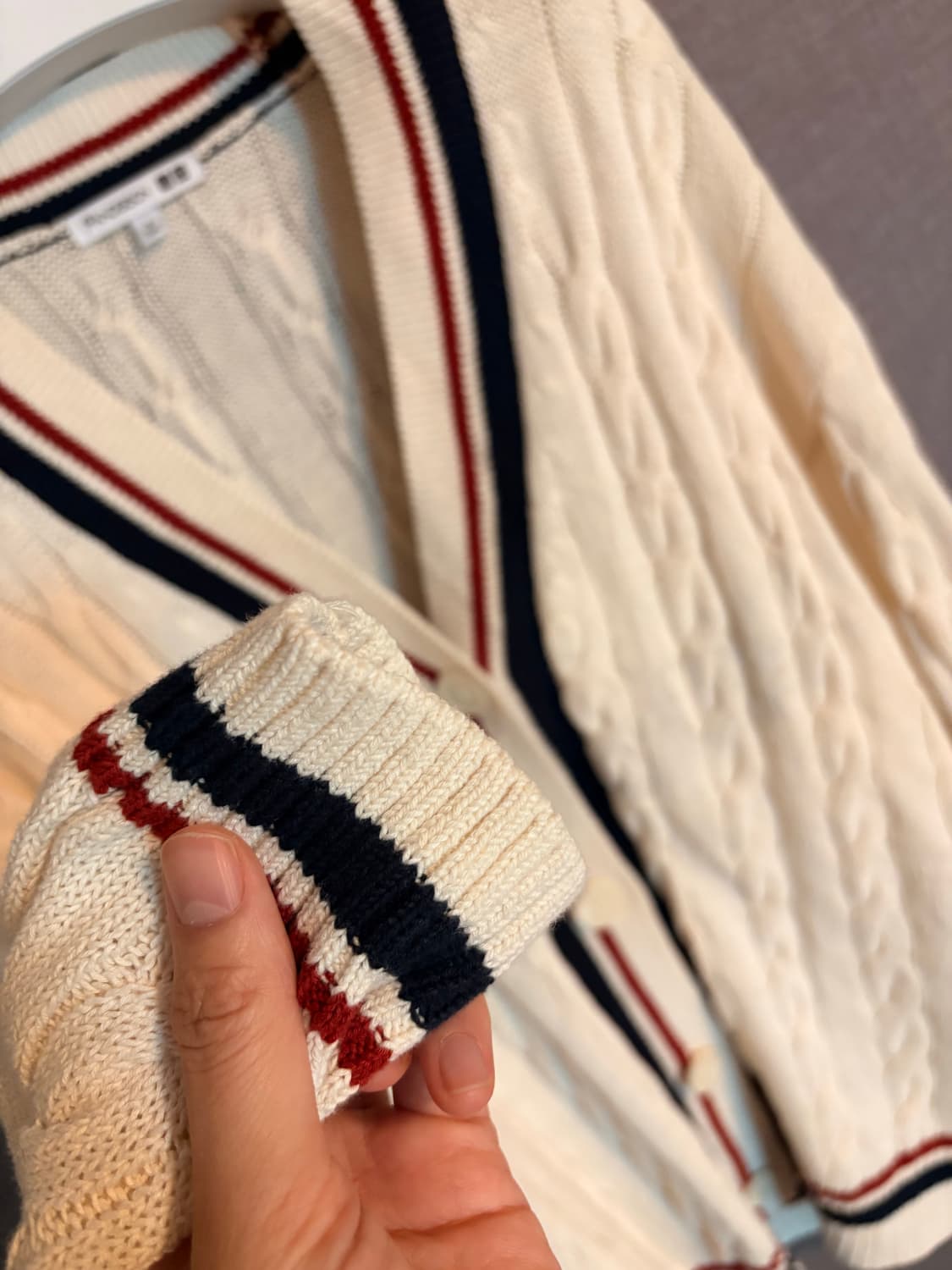 JW Anderson x UNIQLO 아이보리 꽈배기 가디건 상품이미지4